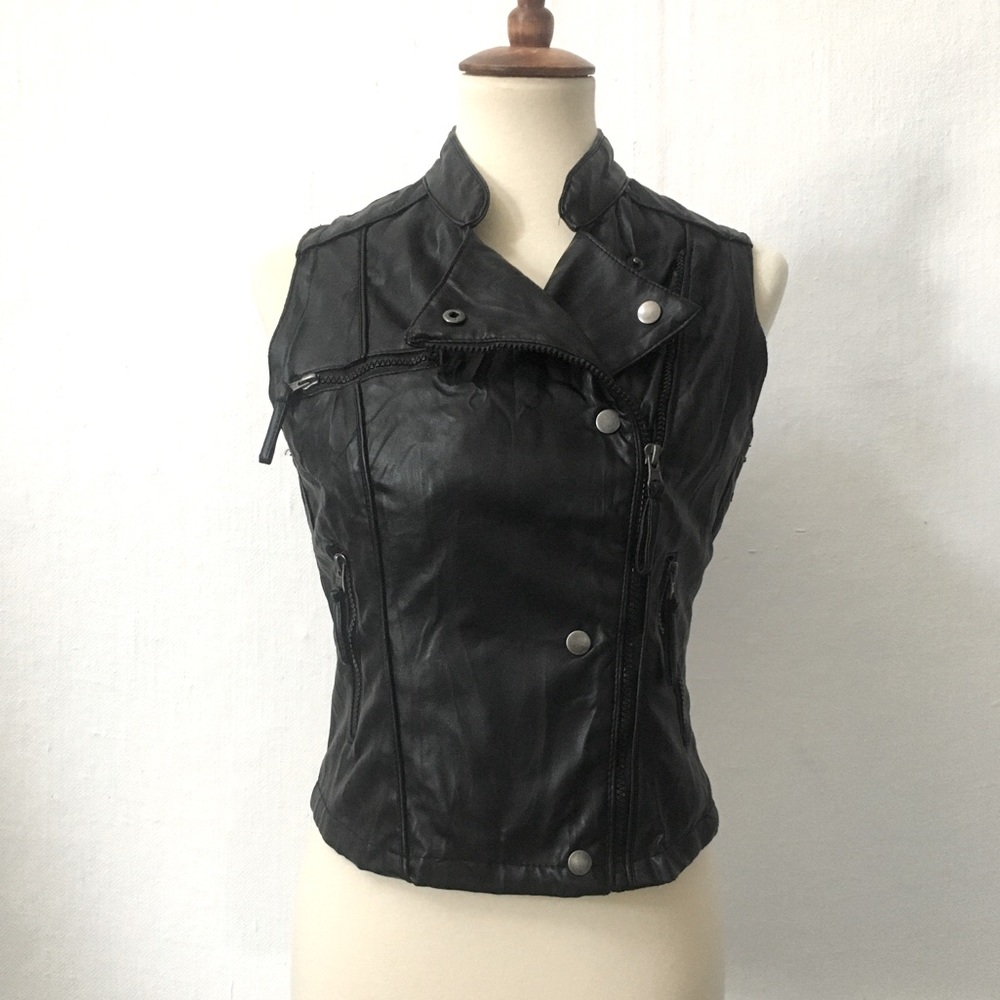 🌻SUMMER SALE🌻 Sexy Faux Leather vest